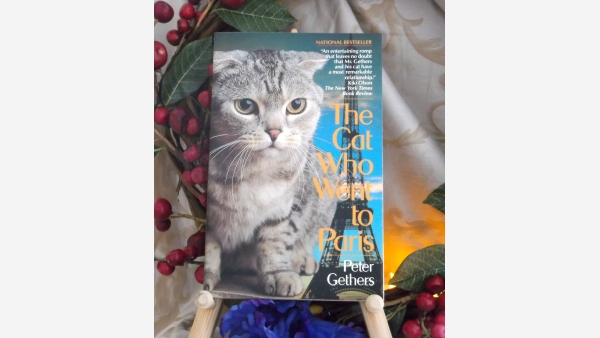 Book - The Cat Who Went to Paris - Paperback