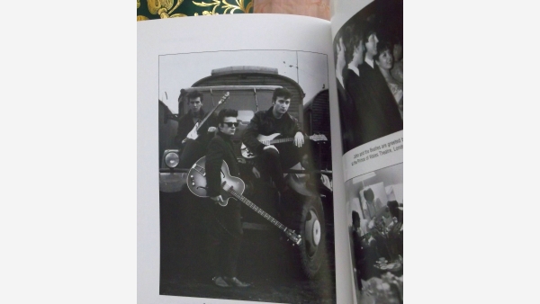 home-treasures.com - Lennon Revealed - Fine Hardcover Book
