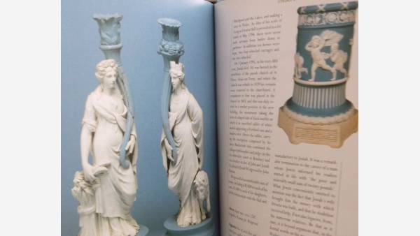 Gift Book: Wedgwood