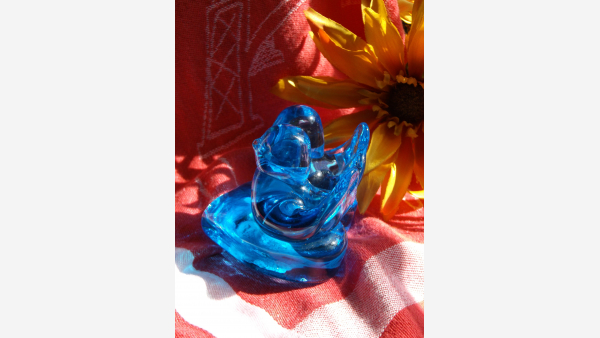 home-treasures.com - Glass Bluebirds Figurine - Side View