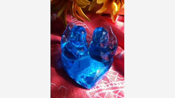 home-treasures.com - Glass Bluebirds Figurine - A Lovely Gift!