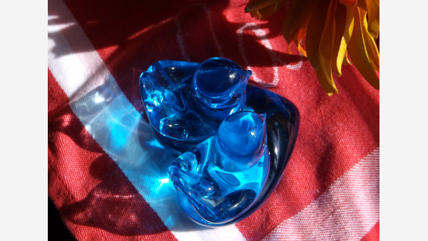 home-treasures.com - Glass Bluebirds Figurine - View from Above