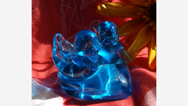 home-treasures.com - Glass Bluebirds Figurine - A Fine Gift Choice!