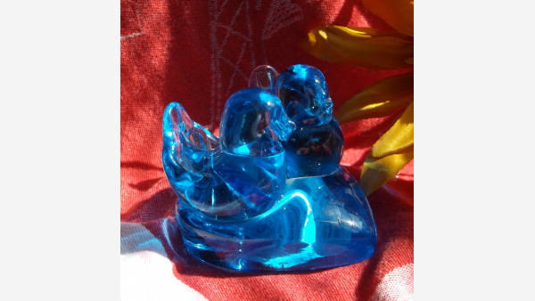 home-treasures.com - Glass Bluebirds Figurine - Side View