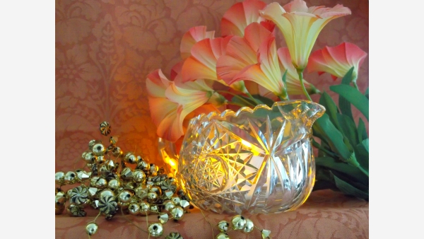 home-treasures.com - Elegant Cut-Crystal Creamer - Free Shipping!