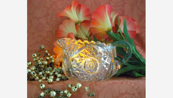 home-treasures.com - Elegant Cut-Crystal Creamer - Free Shipping!