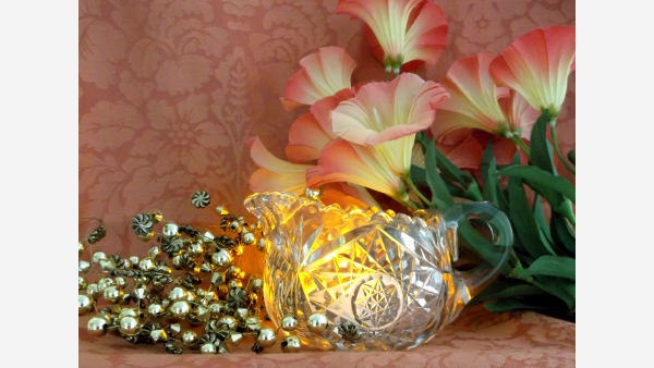 home-treasures.com - Elegant Cut-Crystal Creamer - Free Shipping!