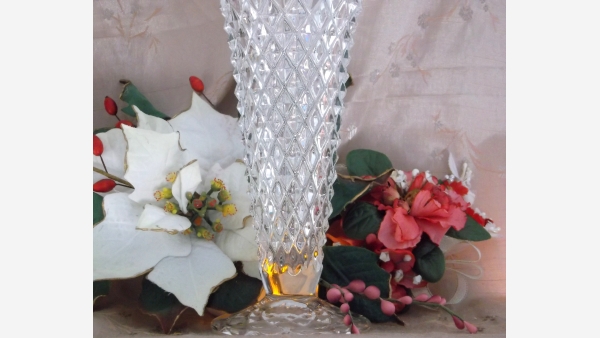 home-treasures.com - Diamond-Cut Crystal Vase - Free Shipping!