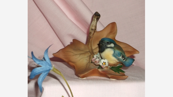 Capodimonte Bisque Bluebird Autumn Leaf Figurine
