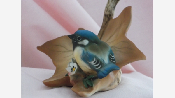 Capodimonte Bisque Bluebird Autumn Leaf Figurine