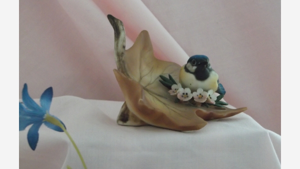Capodimonte Bisque Bluebird Autumn Leaf Figurine