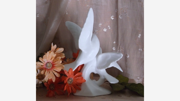 home-treasures.com - Loving Doves Figurine - Free Shipping!
