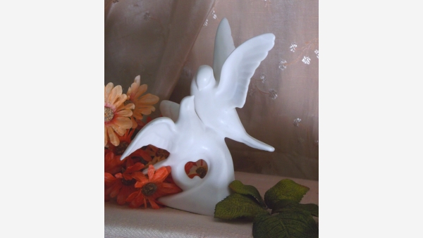 home-treasures.com - Loving Doves Figurine - Free Shipping!