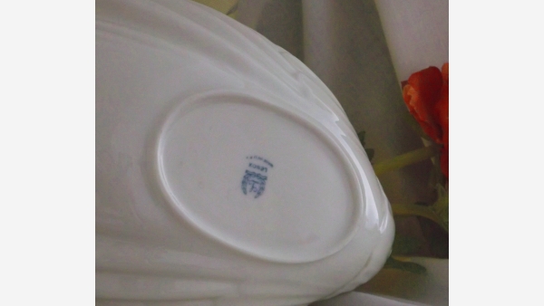 Lenox Porcelain Swan Figurine/Dish - A Fine Gift!