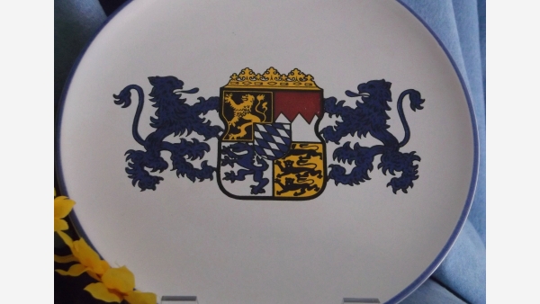 Decorative Regal Glazed Plate - Vogt Keramik Rosenheim - Free Shipping!