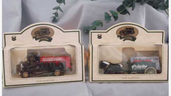 Replica Standard-Oil Miniatures in Original Packaging