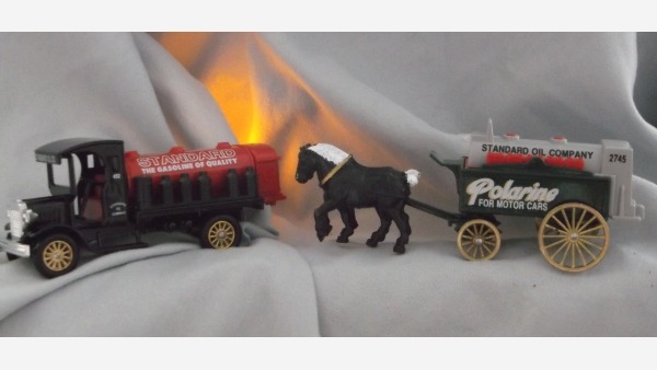 Replica Standard-Oil Truck and Wagon in Original Packaging
