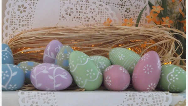 Set of Pastel Decorative Easter Eggs - Original Box Included