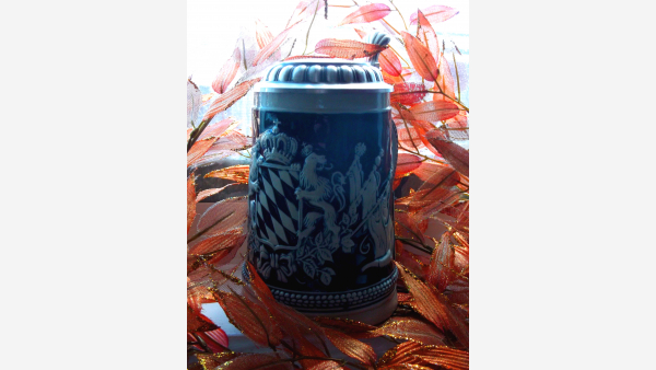 home-treasures.com - German Stein with Hinged Lid - Free Shipping!