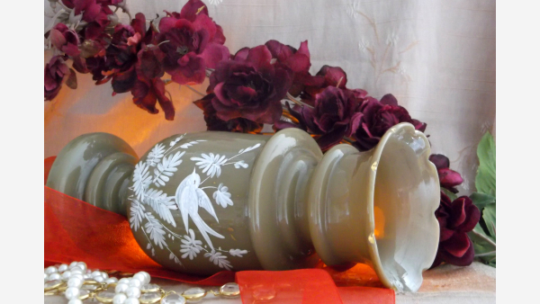 home-treasures.com - Bristol Glass Vase - Free Shipping!