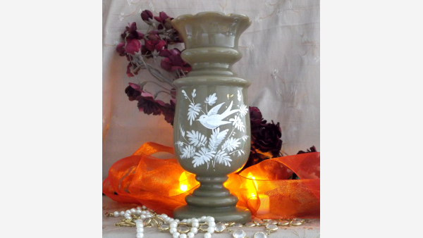 home-treasures.com - Bristol Glass Vase - Free Shipping!