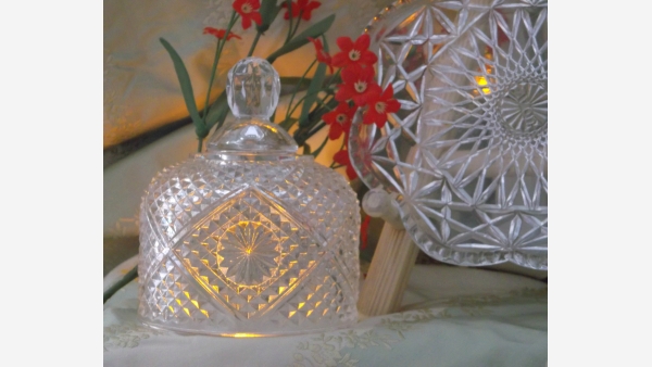 Pressed Glass Cheese Dome and Plate - Avon