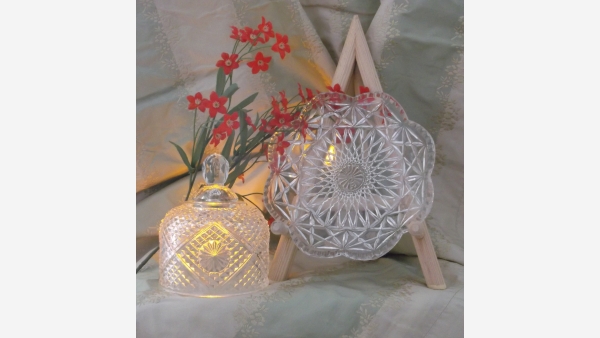 Pressed Glass Cheese Dome and Plate - Avon