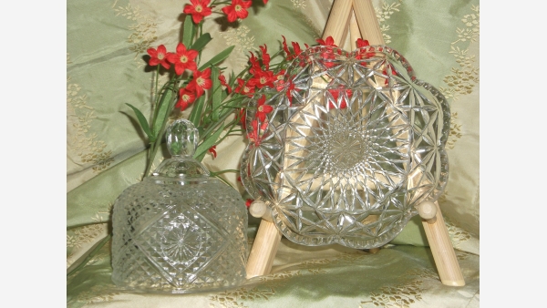 Pressed Glass Cheese Dome and Plate - Avon