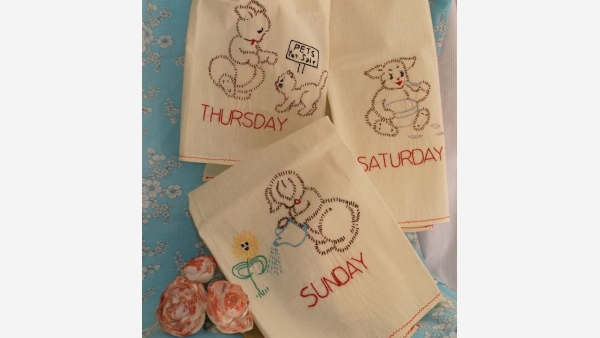 home-treasures.com - Set of Three Cottage Kitchen Towels - Free Shipping!