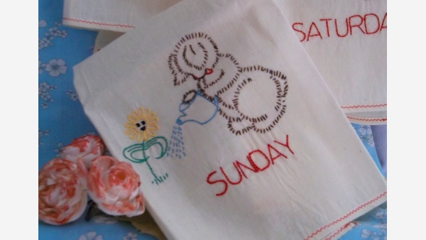 home-treasures.com - Set of Three Cottage Kitchen Towels - Free Shipping!