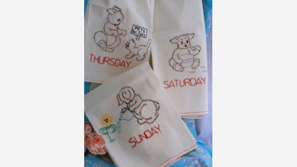 home-treasures.com - Set of Three Cottage Kitchen Towels - Free Shipping!