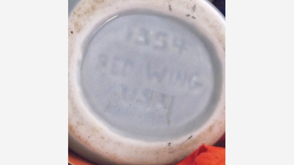 home-treasures.com - Red Wing Gray Vase - Vtg. Collector's Piece