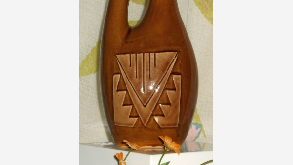 South Dakota Vtg Pottery Vase - Collectible and Rare - Signed Ramona
