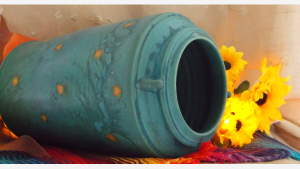 home-treasures.com - Craftsman Pottery Urn - Free Shipping!
