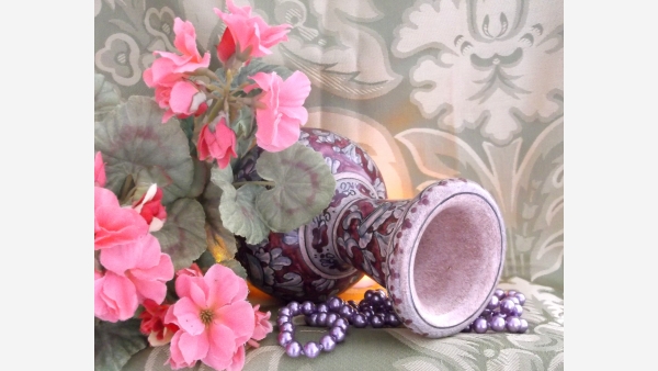 home-treasures.com - Italian Hand-painted Vase - Free Shipping!