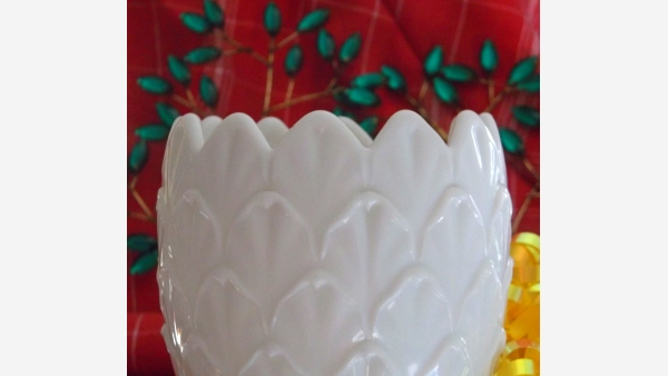 home-treasures.com - Milk-Glass Petals Vase - Free Shipping!