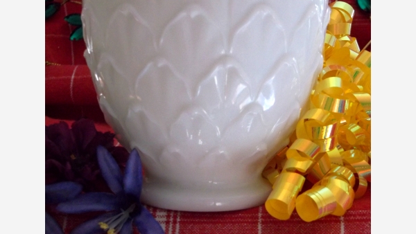 home-treasures.com - Milk-Glass Petals Vase - Free Shipping!