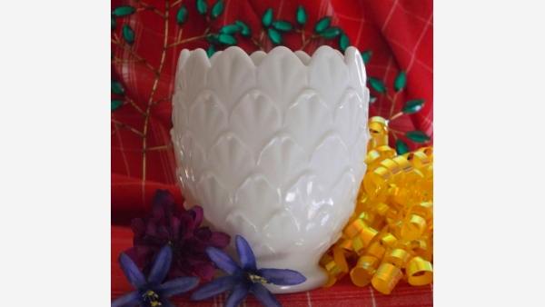 home-treasures.com - Milk-Glass Petals Vase - Free Shipping!