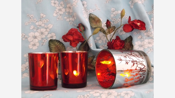 home-treasures.com - Set of 3 Votives - Ruby and Silver Reflective