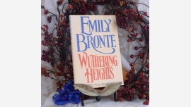 home-treasures.com Gift Book: Wuthering Heights - Emily Bronte Gift Book: Wuthering Heights - Emily Bronte
