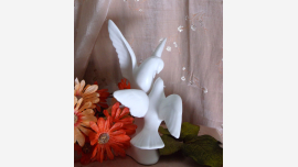 home-treasures.com - Porcelain Doves Figurine - A Fine Gift! home-treasures.com - Loving Doves Figurine - Free Shipping!