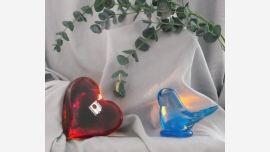 home-treasures.com Smooth-Glass Collectibles Vintage Smooth-Glass Collectibles - Red Heart & Bluebird