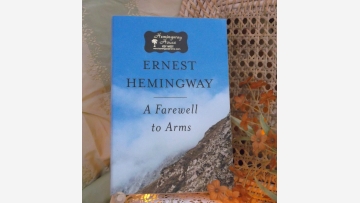 "A Farewell to Arms" - Ernest Hemingway - Special Edition - Free Shipping!